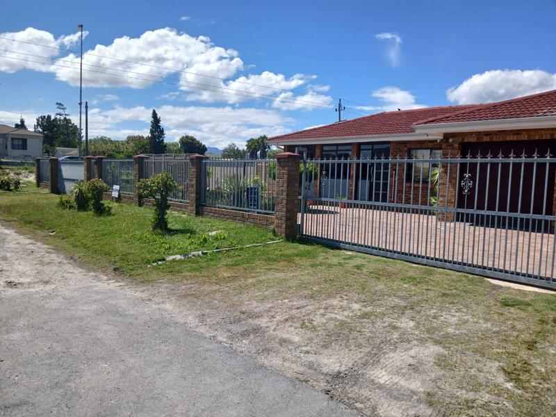 4 Bedroom Property for Sale in Rustdal Western Cape